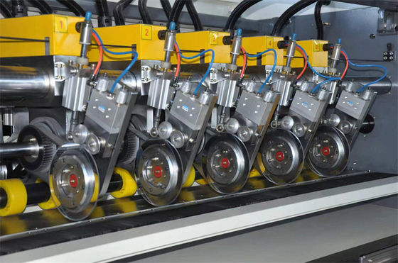 Línea de embalaje Nc Máquina de corte de cuchillas finas Producción con voltaje 380V/50HZ