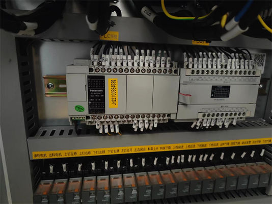 Altura máxima del papel 2900 mm Máquina de costura de cartón semiautomática de alta velocidad de 2 piezas