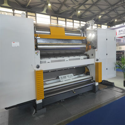 Máquina corrugada de cara única para cortar cartón de 3000 gramos línea de producción automática de empalme