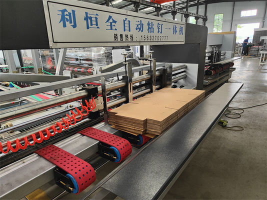 Máquina de moldeado de papel para plegar y pegar cajas de cartón corrugado en bebidas alimenticias