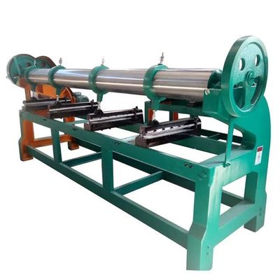 Cuatro enlaces Slitter Scorer / 500 KG Corneres de cartón corrugado Slotter con materiales