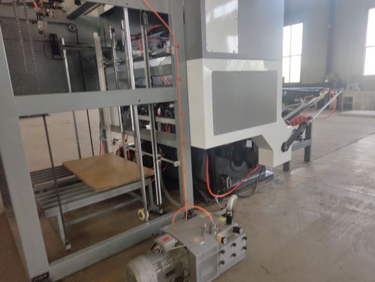 Definición del usuario de alimentación automática de cama plana de cartón de papel de corte a presión y máquina de crecimiento 5.5kw