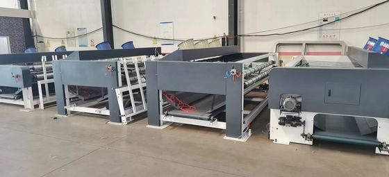 Máquina de apilamiento de cartón corrugado de 4500 kg de capacidad con velocidad uniforme y precisión de corte