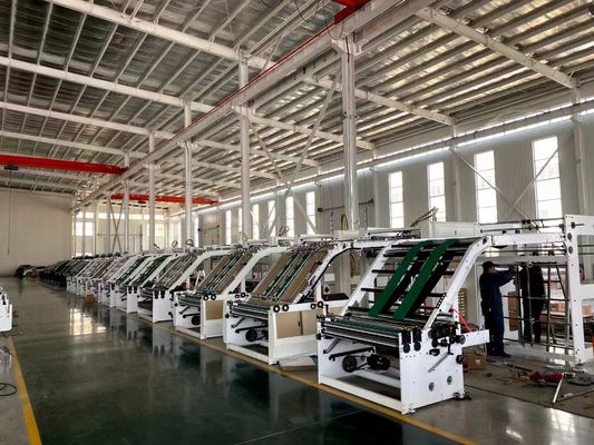 Procesamiento de papel de cartón corrugado totalmente automático de la máquina laminadora de flautas