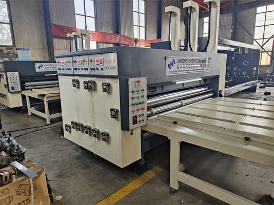 Máquina de impresión de cartón corrugado de alimentación por cadena AC380V 4 colores Flexo con cerradura y creador