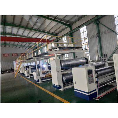 Tamaño 3000x1600x2000mm Equipo de cartón corrugado de 5 capas totalmente automático con voltaje de 380V